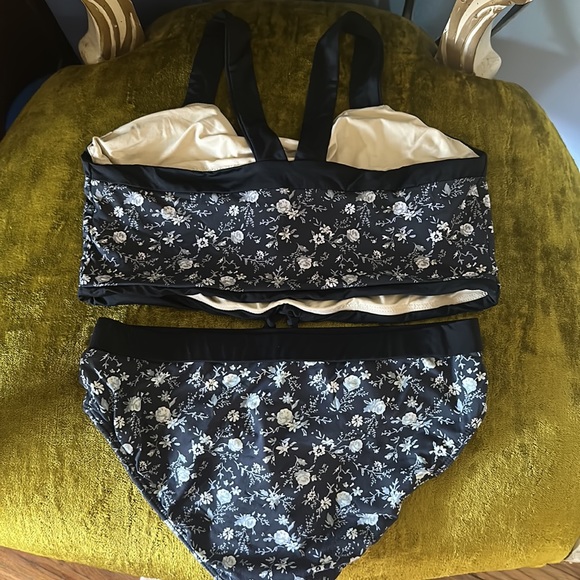 Adorable and super comfortable Joyfolie swim suit 2 piece size 14 (juniors) - Picture 7 of 7